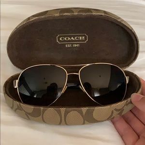 Coach Light gold/dark tortoise sunglasses